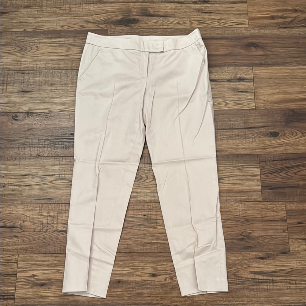Akris Punto  Franca Techno cotton size 6 women’s dress pant. Made in Romania.